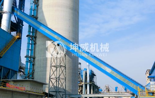 遼寧海城客戶的全封閉大傾角皮帶輸送機(jī)已投入使用